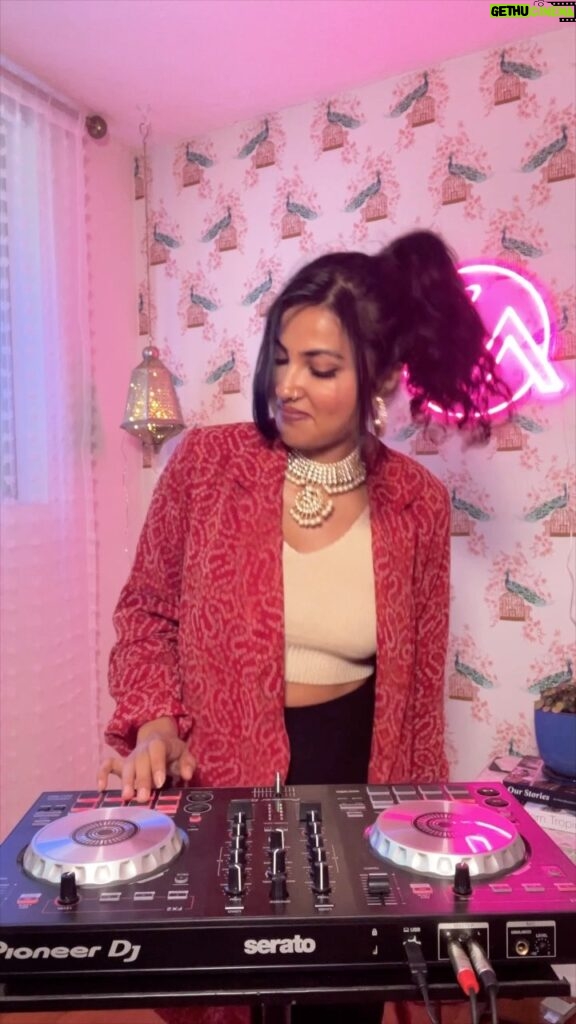 Vidya Vox Instagram - got these decks in early 2020 off and now I can’t stop #notadj #forfun #jackharlow #rangeela