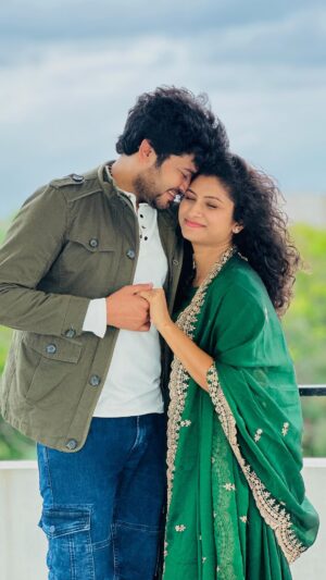 Vishnu Priya Instagram - #kushititlesong ♥️

@thedeverakonda @samantharuthprabhuoffl @saregamatelugu @heshamabdulwahab @mythriofficial 
.
.
.
VC : @anthonykarthik__ ❤️
.
Outfit: @queen.ssecrets 😘

#kushi #vijaydeverakonda #samantha #love #instagram #instagood #instapost #instalove #likes #share #tollywood #telugu #actress #couple #realcouple #blessed #sidshnu #subscribe #like #share #thankyou #loveyouall❤️