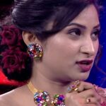 Vishnu Priya Instagram - Wah!! What A Proposal😂😂 Watch #FamilyNo1 Every Sunday at 11 AM on #ZeeTelugu #ZeeOnTheGoReels @vishnupriyaaofficial @siddhardhvarma_official