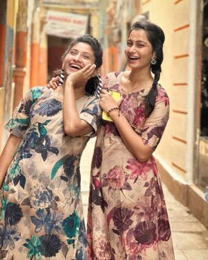 Vishnu Priya Instagram - Good times + Crazy Sister = Great memories 🩷 
.
.
.
.
.
.
#throwback #memories #sisterlove #foreverbond #friends #blessed #love #spreadlove #spreadpositivity #thankyouthankyouthankyou #loveyouall #sidshnu #subscribe #like #share