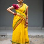 Vishnu Priya Instagram - village vibes 🌾🌴🌻 #familyno1 🧡 . Attire: @sloka_collections 🧡 . 📷: @shutterbysarath 🧡 . Makeover by @praneetha_beautymakeover 🧡 . . #family #traditional #attire #fashion #teluguammayi #teluguactress #inatagram #instadaily #instalove #blessed #yellow #grateful #loveyouall #spredlove #thankyouthankyouthankyou