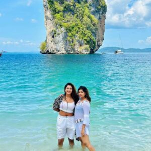 Vishnupriyaa bhimeneni Instagram - HOLIDAY 📸 Dump 
💙💙💙💙🎆🎆🎆🧿🧿🥰🥰🙏🦋🦋🦋

#VISHNUPRIYABHIMENENI #rithuchowdary #girlsonavacation #oceanlove #island #krabi #Thailand #bestholiday #grateful #Energised