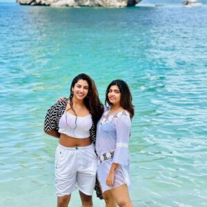 Vishnupriyaa bhimeneni Instagram - HOLIDAY 📸 Dump 
💙💙💙💙🎆🎆🎆🧿🧿🥰🥰🙏🦋🦋🦋

#VISHNUPRIYABHIMENENI #rithuchowdary #girlsonavacation #oceanlove #island #krabi #Thailand #bestholiday #grateful #Energised