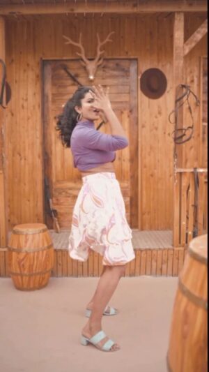 Vishnupriyaa bhimeneni Instagram - Love the drums & SOUTHINDIAN.. I can spend all my life tapping to the beat 😍

Styling :@greeshma_krishna.k
M&H :  @vinusha_makeoverartistry
📸 :@lensman_viswa
Location : @mrandmrsstudiohyd
Creative help : @sushmaa_gupta

 #gratefulformylegs #mymindtobeinsync #loveSOUTHINDIAN #drums #tamil #anirudhravichander #donprivateparty #vishnupriyabhimeneni #gratefulforeveryday❤️ #reels #trending #1