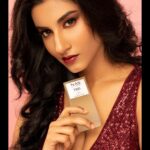 Vishnupriyaa bhimeneni Instagram - 11-03-2022 Thankyou @nasluxestore @suhasini_mudliyar_ For launching my personality in to an essnese 1980 😍❤️ I absolutely love how the formulation smells 👏👏😎😎🌹🌹🌹 Roses & Jasmine😍 Iam super thrilled & excited thankyou for this beautiful gift... Iam forever grateful 😘😘😘😘😘😘 #vishnupriyabhimeneni #nasluxestore #persnolessense #myfragrance #1980 #vintage #love #magic #romance #grounded #kinder #1980s #Nasluxe