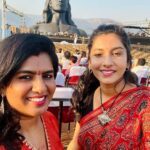 Vishnupriyaa bhimeneni Instagram - One with Divine 💛 Purely Magical... 🙏❤️ YOGI SHIVA MAHADEV 🤍 Forever grateful.... 🥻 @sujisrin.collection #mahashivratri2022 #vishnupriyabhimeneni #sadhguru #ishafoundation #savesoil #memorablenight Adiyogi Shiva statue
