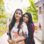 Vishnupriyaa bhimeneni Instagram - Best company for life... MY jaaaathiiratnaaalu partner @rithu_chowdhary Who is up for all my madness and is my soldier 😍💖 Just that she sleeps early 🙄 We do what ever the hell we want lol..... 😍😍😂😂😂😂 AND all we want is laughter laughter and more laughter 😝😬😂😂 So grateful for all my friends 😍❤️💛💜🏵️ #mychosenaanimutyalu😘 #família #Memoriesforlife #friendsforever