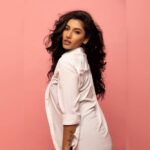Vishnupriyaa bhimeneni Instagram - Happy Valentines day💖 💫⭐ 📸 : @shareefnandyala M&H : @pranathibandi Styling : @devaras92 #lovenhappinesstoall💜 #loveisforever #feelthelovespreadthelovenlight #toyouandpeoplearoundyou