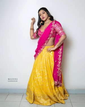 Vishnupriyaa bhimeneni Instagram - Kinni Soni ❤️‍🔥❤️‍🔥✨️✨️✨️ 💛💛

Outfit :@mounikas_couture 
Jwellery :@pretty.jewelbox 
📷 :@manoj_gangula 

#vishnupriyaabhimeneni #Maatv #aadhivaramwithstarmaaparivaram #sundaypost #gratitude #telugu #diljitdosanjh #latest #11-19-2023