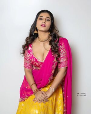 Vishnupriyaa bhimeneni Instagram - Kinni Soni ❤️‍🔥❤️‍🔥✨️✨️✨️ 💛💛

Outfit :@mounikas_couture 
Jwellery :@pretty.jewelbox 
📷 :@manoj_gangula 

#vishnupriyaabhimeneni #Maatv #aadhivaramwithstarmaaparivaram #sundaypost #gratitude #telugu #diljitdosanjh #latest #11-19-2023