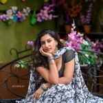 Vishnupriyaa bhimeneni Instagram – 🖤🤍🖤🤍🖤🤍🖤🤍🖤🤍🖤🤍🧿

Outfit : @sujisrin.collection 
Hair : @dkalyani73
Jwellery:@aanvitrends 
📷 :@landscapephotography19 @studios19_lsp
Location : @passionate_studios 

#vishnupriyabhimeneni #friday #loveday #blacknwhite #happinessnjoytotheworld