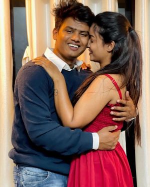Vishnupriya sainath pathade patil Instagram - Happy birthday hubby 😍 @sai_patil7030 love u the most and tnk u for being my side 😍