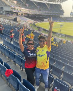 Vishnupriya sainath pathade patil Instagram - Aapki konsi favo team hai ? ♥️ 
( rcb♥️😍 )