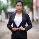 Vishnupriya sainath pathade patil Instagram - If you ever think I am ignoring you, I swear I am. My phone is in my hand 24×7 😎 Pic edit - @_p_r_d_official_