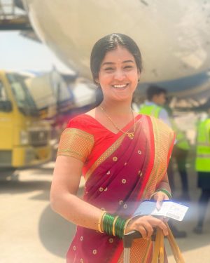 Vishnupriya sainath pathade patil Instagram - (Bahurani ) ....Off to sasural 🥰🙌🏻 #vishaarmy #saipriya