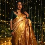 Vithika Sheru Instagram - Dussehra Subhakankshalu 🙏🏽 Saree - @naira_silks