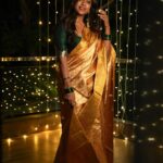 Vithika Sheru Instagram - Dussehra Subhakankshalu 🙏🏽 Saree - @naira_silks