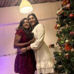 Vithika Sheru Instagram - Memorable Christmas Party 🎄🫶🏽❤️