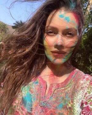Waluscha De Sousa Instagram - 🧡💙❤️💛💚
#HAPPYHOLI