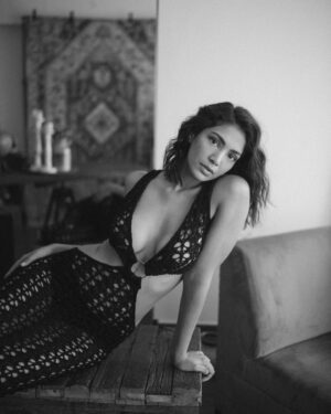 Yogita Bihani Instagram - I will not be another flower, picked for my beauty and left to die. I will be wild, difficult to find, and impossible to forget. 
 
Team🖤: @bharat_rawail @jeevikab @anumariyajose @makeupnhairbyankita