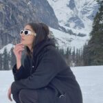 Yukti Thareja Instagram - It’s always “you’re so cute” and never ‘lemme build you a house in mountains’ @the_treehouse_jibhi Manali