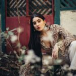 Yukti Thareja Instagram - walking around taking in this slow spring 📸 & creative director: @bharat_rawail Stylist: @stylistshikhar