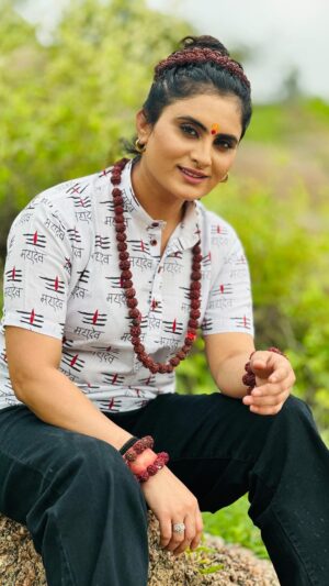 Zeel Joshi Instagram - અરમાનો મારા દિલ ના પૂરા થઈ ગયા ♥️☺️ Now On Youtube 
.
.
.
.
@zeel_joshii #zeeljoshi #trending #trendingreels #istagood #fyp #today #singersongwriter #foryou #instagood