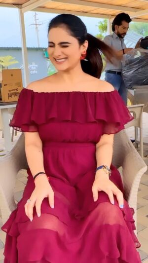 Zeel Joshi Instagram - Pichchhe Dekho Pichchhe …. 😄
.
.
.
.
#viralvideos #foryou #trendingreels #fyp #instagood