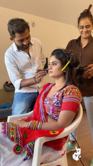Zeel Joshi Instagram - Makeup 🕰️😍
.
.
.
.
#zeeljoshi #explorepage #makeuptutorial #makeupartist #actress