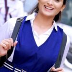 Zeel Joshi Instagram - Samay Sathe Looks Keva Change Thay Chhe Nai ?? Shu Kehvu Tamaru ? . . . . @zeel_joshii #zeeljoshi #trending #reels #reelsinstagram #fy #schoolgirlstyle #cute #smile