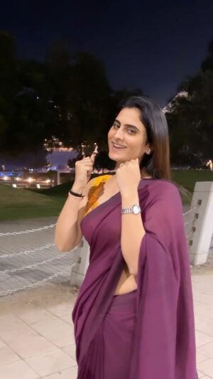 Zeel Joshi Instagram - Kangan Leke Aana … ☺️😌🙈🥰♥️
.
.
.
.
.
@zeel_joshii #zeeljoshi #saree #sareelove😍 #cutegirl #instagood #trendingreels