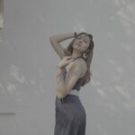 netri nisarg trivedi Instagram - ❄️🤍 hello winter sun! For the launch of Realme C67 Pc and arranged: @juugaadmedia