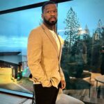 50 Cent Instagram - If you have made me your enemy in your mind. you should change your mind, Pick another person because I’m not the kinda guy who go’s away. @bransoncognac @lecheminduroi