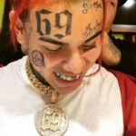 6ix9ine Instagram - 150,000 CASH IM DONE PLAYING WITH NIGGAS. LAST YEAR EVERYONE JUDGED ME AND DOUBTED ME. THIS YEAR I CELEBRATE WITH MY FANS WE WON THIS YEAR 💕🙏🏻🙏🏻🙏🏻🙌🏻🌈🌈 DONT COMPETE WITH ME YOU NOT ON MY LEVEL ❗️❗️ DONE RIGHT ✅ @jimmyxboi 💰💰💰 YOU SHOWED US LOVE H TOWN 🙌🏻🙌🏻 Westside, Houston, Texas