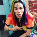 6ix9ine Instagram - YOU DONT LIKE ME DO SOMETHING ‼️‼️‼️ IM ALWAYS IN NEW YORK BY MYSELF ‼️‼️‼️ Niggas be internet niggas foreal....... HOW YOU SCARED OF A NIGGA WIT RAINBOW HAIR 🌈🌈😭😭😭😭😭😭 Bedford-Stuyvesant