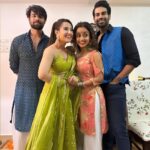 Aalisha Panwar Instagram - Thode thode se meethe hain .., thode thode se khatte hain .. ., 🤷‍♀️🤷‍♂️😅✌️🫶 #latepost #postdiwalicelebration #ethnictheme
