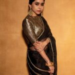 Aarthi Instagram - 🖤 Back in Black 🖤
