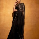 Aarthi Instagram - 🖤 Back in Black 🖤