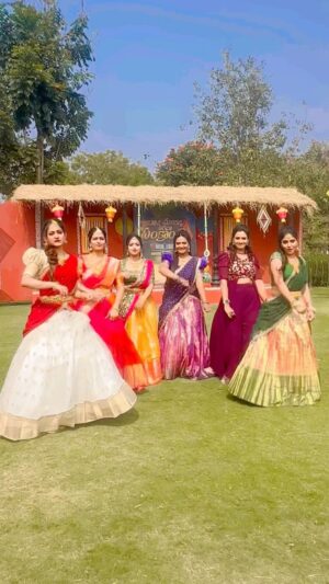 Aashika Padukone Instagram - Sankranthi sambaralu 😍 

@zeetelugu @sreepriya__126 @_anshureddy @ashikapadukone_official @sunandhamalasetti_official @bhavanasamanthula_official @mahi_maheswari_official