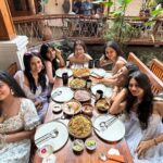 Aayushi Dholakia Instagram - where’s papa?💖💣🥂⚡️😋 Here’s your sign to take a girls trip and go crazy!!!👯‍♀️ . . . . . #friendshipgoal #fullenjoy #girlstrip #crazytime #funmoments