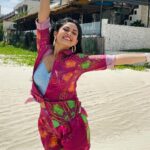 Aayushi Dholakia Instagram - Did you think I would come back without making a dance reel!!?🤪💃🇻🇳❤️ . . . . . Choreography by: @thatswirlingsoul 🫶🏻 Wearing: @ekrang_ #danceitout #dancetime #lovefordance #lovedancing #dancewithme
