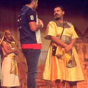 Abdel Aziz El Sayegh Instagram - مبروووووووووووووووك رجعت ابو الفنون مبروك والف مبروك للمسرحيين ومبروك والله يعوضكم خير لمنتجي المسرحيات اللي تعطلت اعمالهم في هذي الغمه الله يزيحها عن العالم اجمع .. اكبر متضرر كان في هذا الوقت هو المسرح ( وحشتنا ) 
يلا ياشباب ابداعاتكم في العيد وعليكم الف عافيه و الله يوفقكم ويوفقنا .