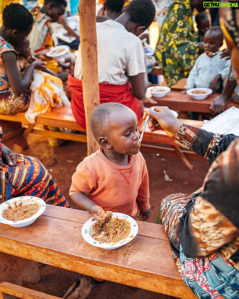 Adam Liaw Instagram - The most rewarding cooking demonstration I’ve ever done. Assisting UNICEF’s Mamans Lumière (Light Mothers) program in Ngozi Province. The Mamans Lumière program is where model mothers like Sibomana Christine teach young women about practical nutrition for their children. Ngozi has one of the highest rates of childhood malnutrition in the world, with latest reports suggesting more than 60% of children experience stunting as a result of severe malnutrition. The Light Mothers teach about the balance and sources of macronutrients in ingredients that local women may be able to access, and UNICEF supplements this with a flavourless micronutrient powder containing essential vitamins and minerals for child development. We made melangé, a nutritious Burundian stew made from whatever ingredients are on hand - in this case beans, lengalenga (amaranth, a Burundian staple), vegetables and small dried fish from Burundi’s Lake Tanganyika. The women said I was a good cook, but also commented that they had never seen a man cook before! Ngozi, Burundi