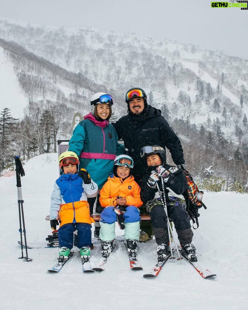 Adam Liaw Instagram - New family portrait. ❤ Hoshino Resorts Tomamu