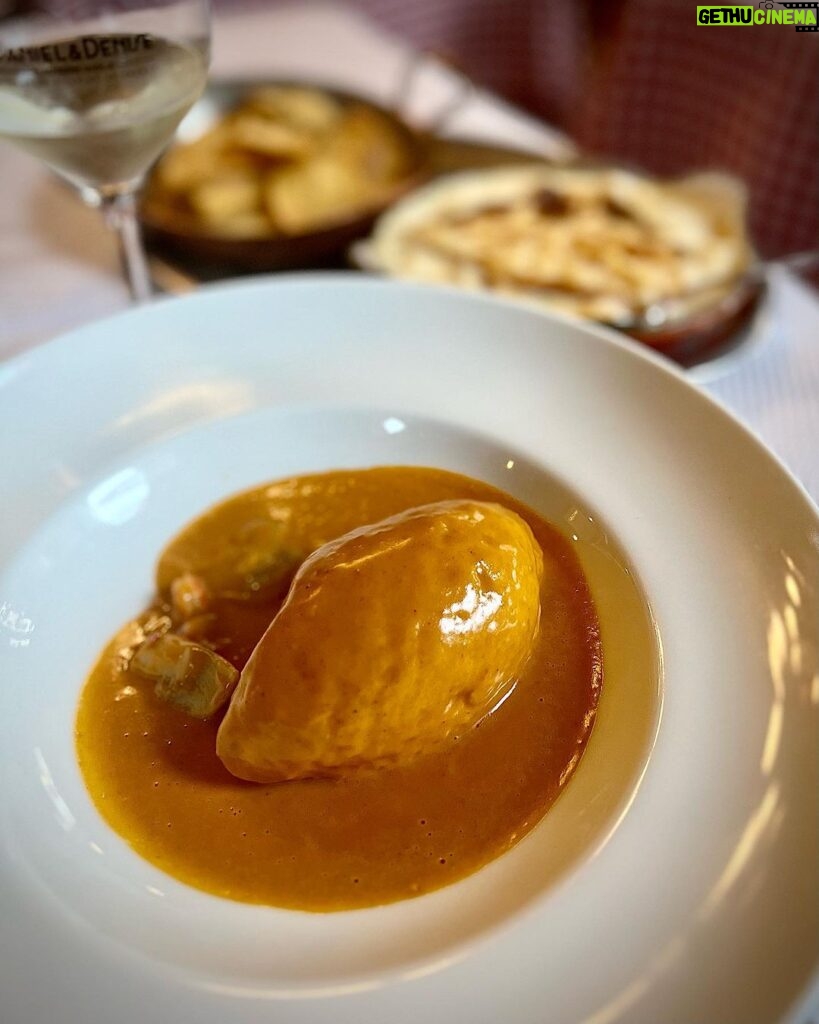 Adam Liaw Instagram - Lunch of fuffy things in sauce. Quenelle de brochet with sauce Nantua and Île flottante with Lyonnaise praline from Daniel et Denise. This was the best quenelle I had in Lyon.