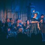 Adriana Del Claro Instagram - Hoje relembramos três espetáculos da Del Claro Produções que até hoje deixam saudades Sweeney Todd, um dos clássicos da Broadway com música de Stephen Sondhein, em sua adaptação imersiva que consquistou o público. O Grande Cometa, espetáculo que abriu a agenda cultural do 033 rooftop aos finais de semana, aproveitando o espaço de eventos corporativos. Chaves - Um Tributo Musical, que encantou a todos com um roteiro original para a vila que marcou tantos brasileiros. Qual desses espetáculos deixou mais saudades? Será que um deles retorna em 2024? — Today we remember three shows by Del Claro Produções that we all miss a lot. Sweeney Todd, one of the Broadway classics with music by Stephen Sondhein in its immersive adaptation that enchanted the audience. The Great Comet of 1812, a show that opened the cultural agenda of 033 rooftop on weekends, using the space of corporate events in a innovative way. Chaves - A Musical Tribute, which enchanted everyone with its original script for the village that marked so many Brazilians. Which of these shows did you miss the most? Will one of them return in 2024?