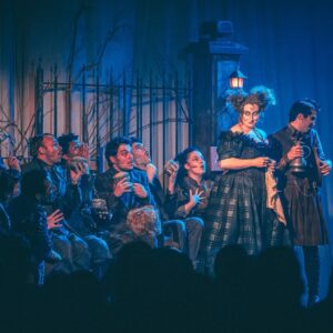Adriana Del Claro Instagram - O musical da Broadway “Sweeney Todd - o Cruel Barbeiro da Rua Fleet” estreou no Brasil em 2022 e foi o musical de maior sucesso de bilheteria do 033 rooftop. A montagem imersiva do espetáculo encantou os fãs brasileiros com um elenco de tirar o fôlego. “Sweeney” foi dirigido por Zé Henrique de Paula e tem direção musical de Fernanda Maia. O espetáculo foi indicado a diversos prêmios e vencedor de tres categorias do Prêmio Bibi Ferreira.

The Broadway show “Sweeney Todd - the Demon Barber of Fleet Street” had its debut in Brazil in 2022 and is the most successful show ever presented at 033 rooftop in terms of tickets sale. The immersive production enchanted the Brazilian fans with a breathtaking casting. “Sweeney” was directed by Zé Henrique de Paula and orchestrated by Fernanda Maia. The musical was nominee to multiple awards is won three categories of Bibi Ferreira Awards 2022.

#sweeneytodd #delclaroproducoes #033rooftop #musical #broadway #musicalsp