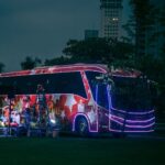 Adriana Del Claro Instagram - “Jingle Bus- um Concerto de Natal” é um projeto social da Del Claro Produções que busca levar a energia do natal para lugares públicos com um ônibus que percorre a cidade! Em nossa última edição, nosso ônibus buscou o público nas instituições parceiras para levá-las ao @teatrosantander , onde aconteceram as apresentações. “Jingle Bus - A Christmas Concert” is a social project of Del Claro that seeks to spread the Christmas Spirit all over public spaces of the city with a band in a itinerary bus. On out last edition, our bus got the children in institutions to take them to Teatro Santander’ 🎄🎅🎸🎶🚎 #delclaroproducoes #jinglebus #projetosocial #natal #saopaulo #cometa