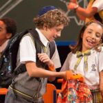 Adriana Del Claro Instagram - “Carrossel - o Musical” foi um musical produzido pela Del Claro Produções. O musical baseado em uma das novelas de maior sucesso do SBT estreou em 2017 no Teatro Santander. “Carrossel - the Musical” was produced by Del Claro Produções. The musical is based on the successful STB TV Show “Carrossel” and had its debut in 2017 on the stage of Teatro Santander. #carrosel #carroselomusical #teatrosantander #delclaroproducoes