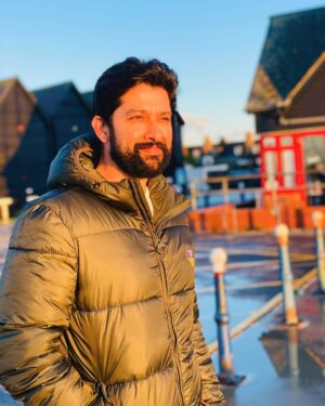 Aftab Shivdasani Instagram - “For the grace of the presence, be grateful.”
- Rumi. 
Thank you 2023. Hello 2024. ❤️✨
Happy new year everyone, May all your dreams come true. #2024 #grateful